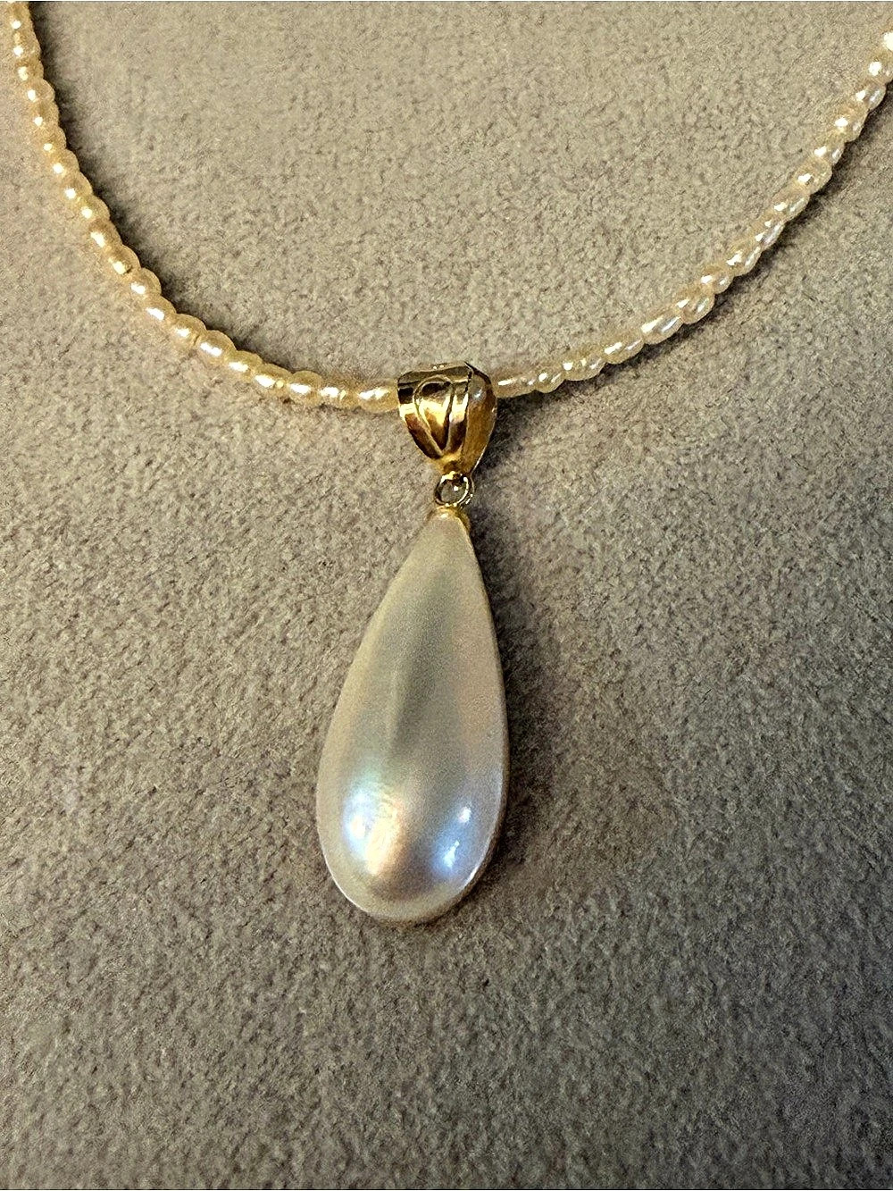 Japanese Mabe Pearl Necklace crafted in 18K gold, Preowned
